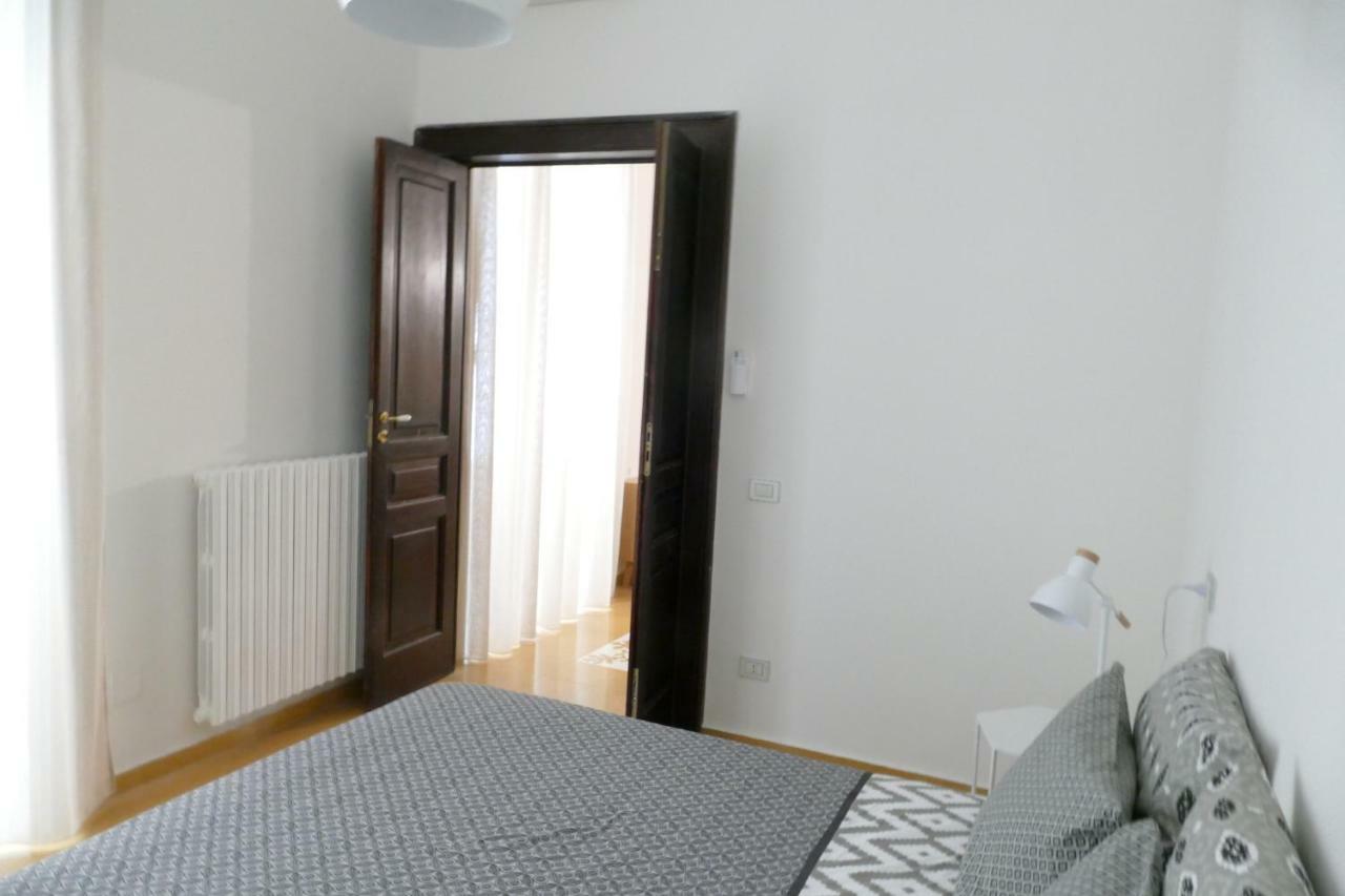 Luxury Manfredi Apartment Salerno Exterior foto