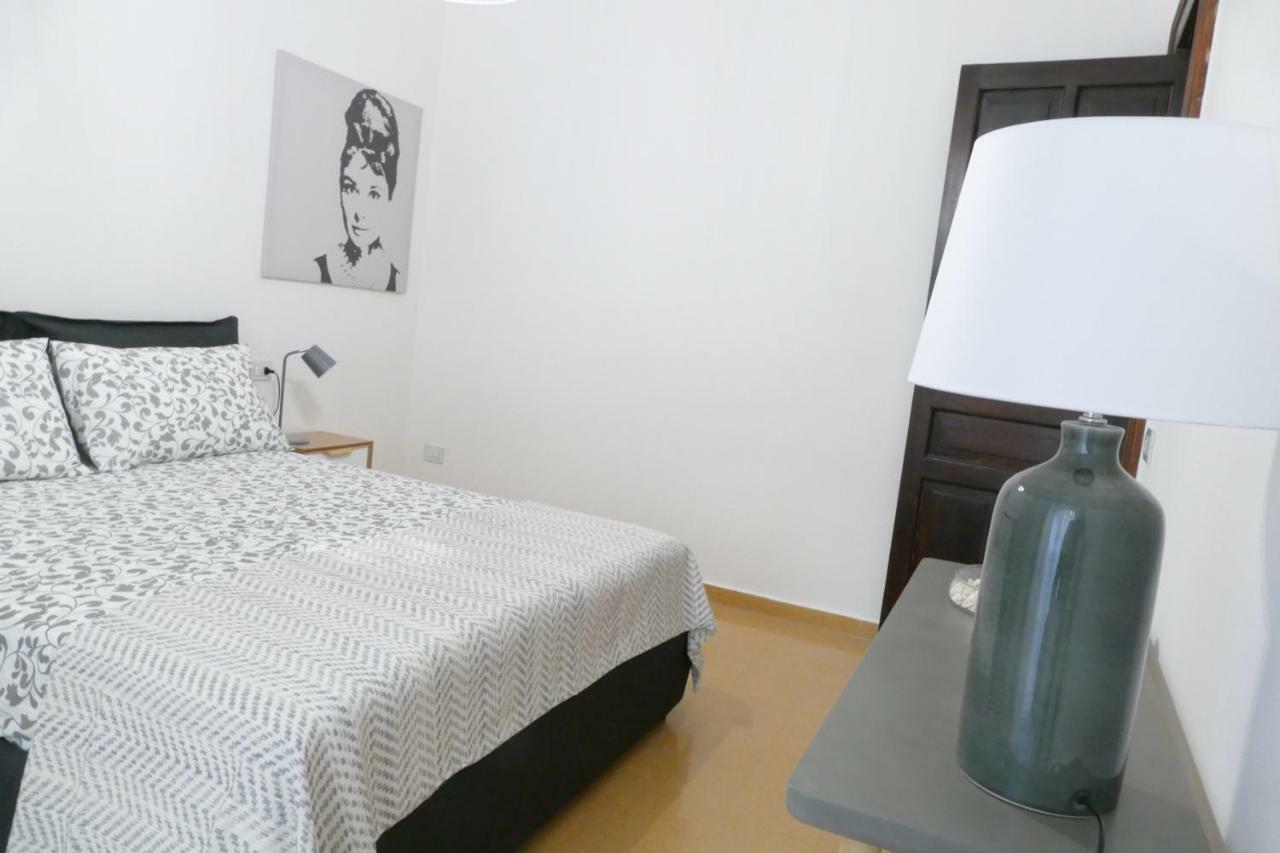 Luxury Manfredi Apartment Salerno Exterior foto
